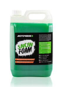 5L Snow Foam the best caravan roof cleaner